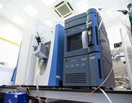 q-exactive-orbitrap spectrometer